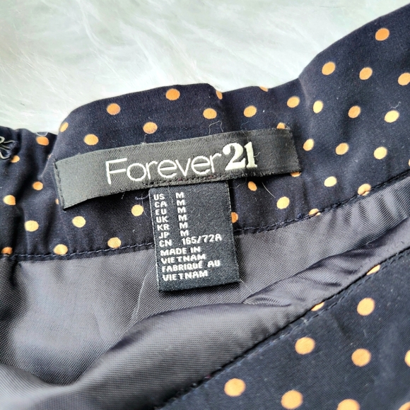 NWOT! FOREVER 21 Skater Skirt - Picture 4 of 8